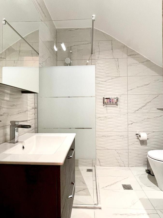 Emerald Luxury Apartments - Ath Airport Spáta 외부 사진