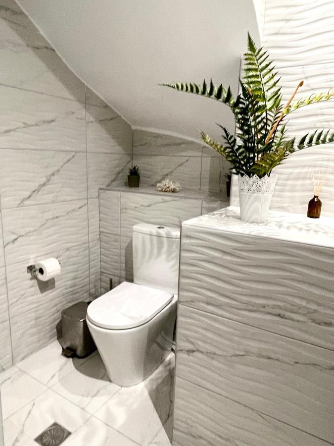 Emerald Luxury Apartments - Ath Airport Spáta 외부 사진